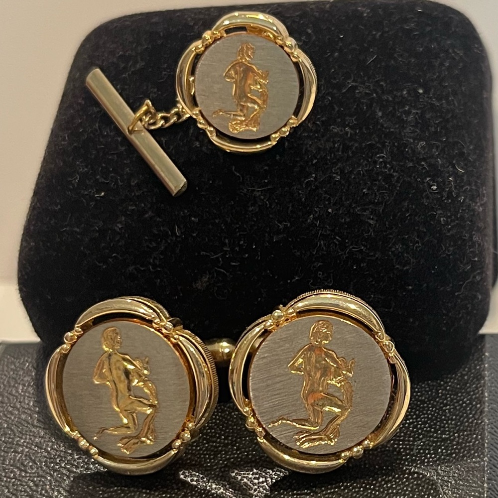 Vintage Mens Gold Tone Aquarius Cuff Links & Tie Clip Set
